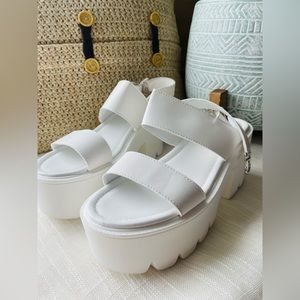 Retro Y2K Style Chunky Sandles White Size 7